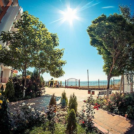 Gt Riviera Fort Beach Apartments Ravda Esterno foto