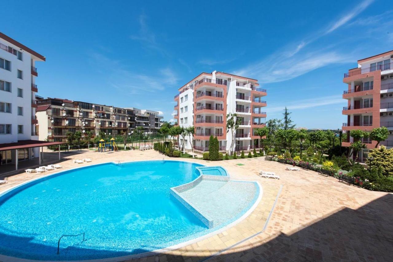 Gt Riviera Fort Beach Apartments Ravda Esterno foto