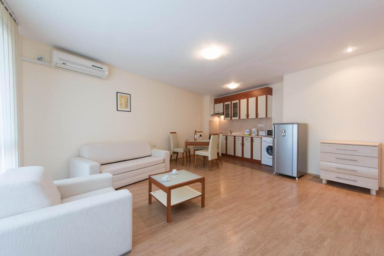 Gt Riviera Fort Beach Apartments Ravda Esterno foto