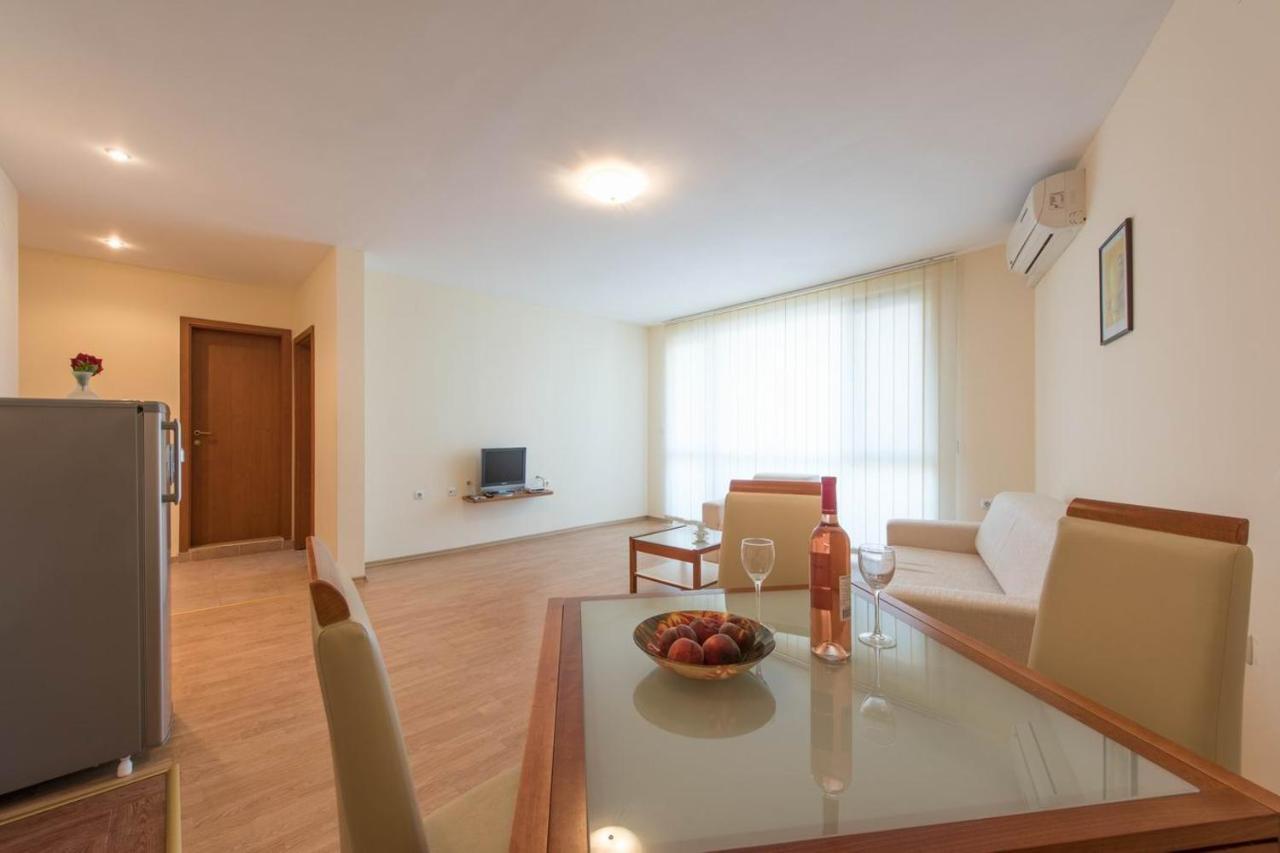 Gt Riviera Fort Beach Apartments Ravda Esterno foto