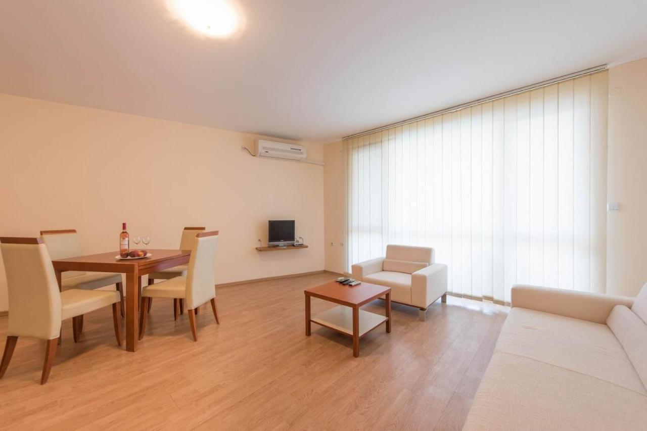 Gt Riviera Fort Beach Apartments Ravda Esterno foto