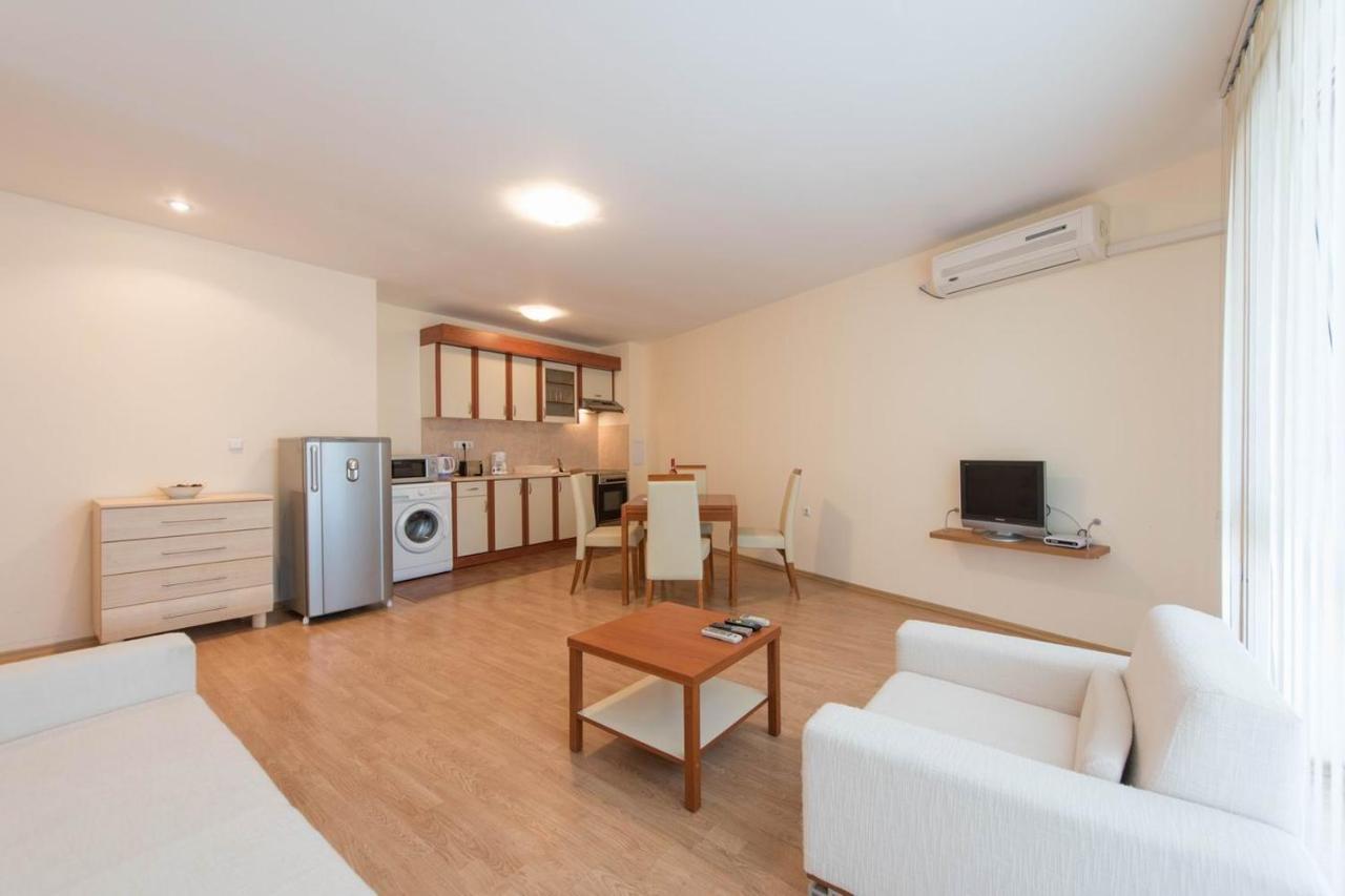 Gt Riviera Fort Beach Apartments Ravda Esterno foto