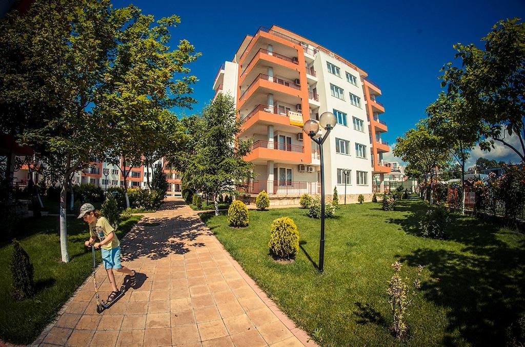 Gt Riviera Fort Beach Apartments Ravda Esterno foto
