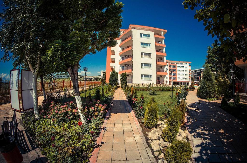 Gt Riviera Fort Beach Apartments Ravda Esterno foto